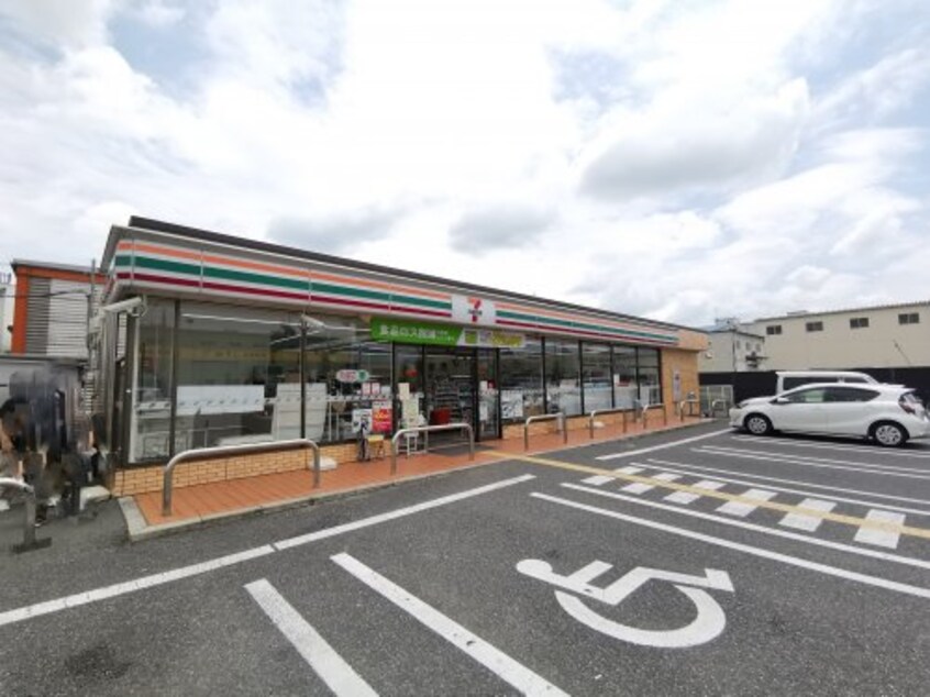 セブンイレブン 富田林中小企業団地店(コンビニ)まで783m 近鉄長野線/富田林駅 徒歩13分 1-2階 築5年