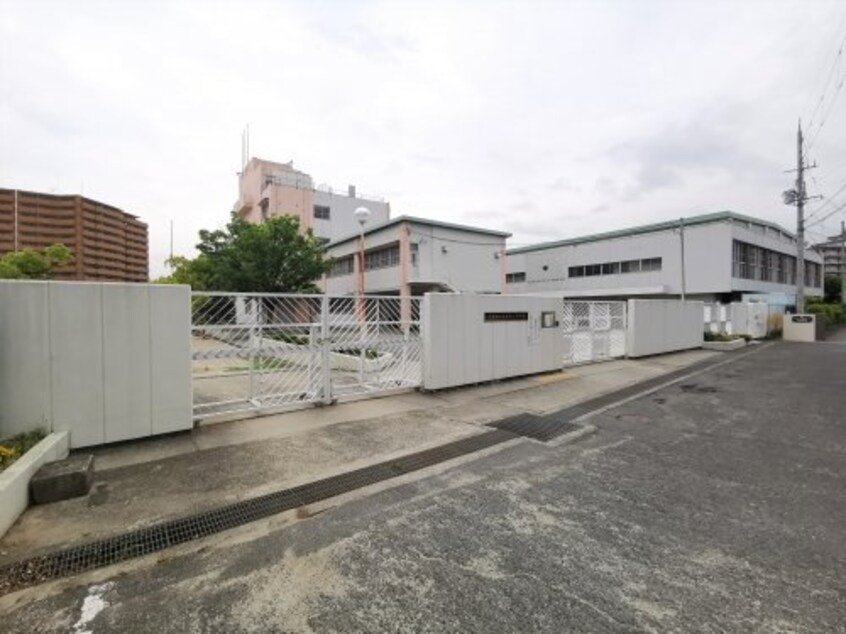 大阪狭山市立第三中学校(中学校/中等教育学校)まで206m コーラル　ガーデン