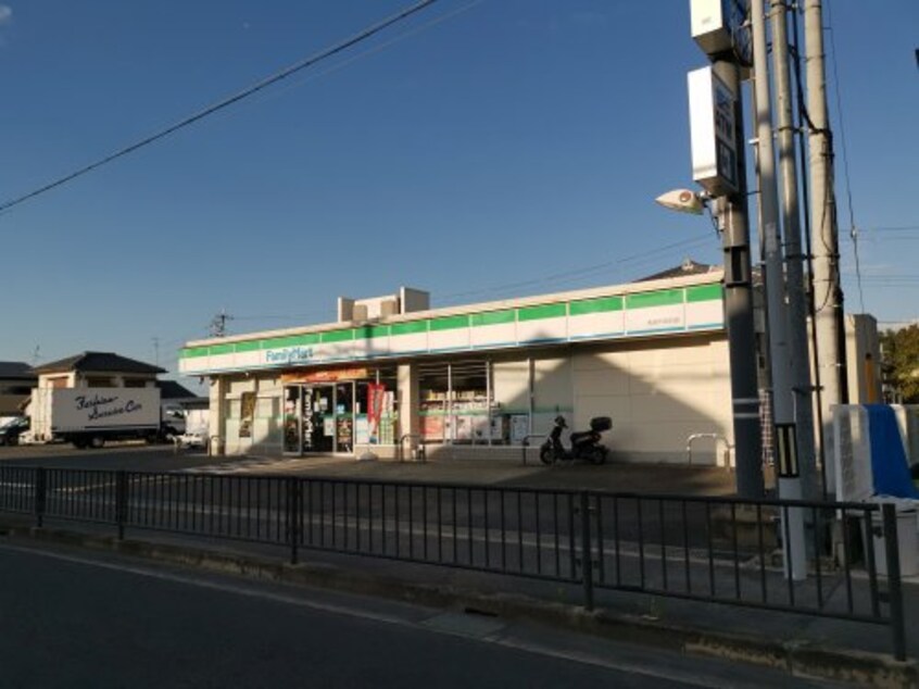 ファミリーマート 和泉芦部町店(コンビニ)まで838m ヴィラRY