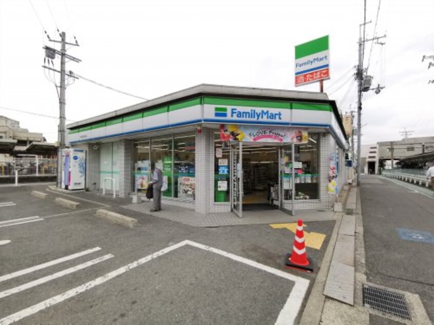 ファミリーマート 大阪金剛駅前店(コンビニ)まで459m グリーンヒルハイツ