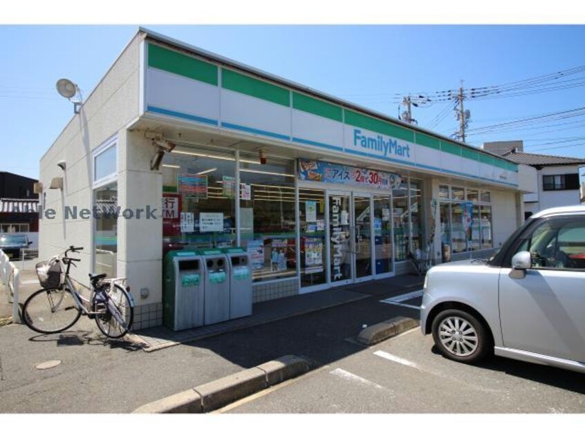 ファミリーマート唐津海岸通店(コンビニ)まで849m シャングリラ西唐津