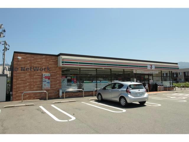 セブンイレブン唐津バイパス店(コンビニ)まで329m アストリア唐津Ⅰ