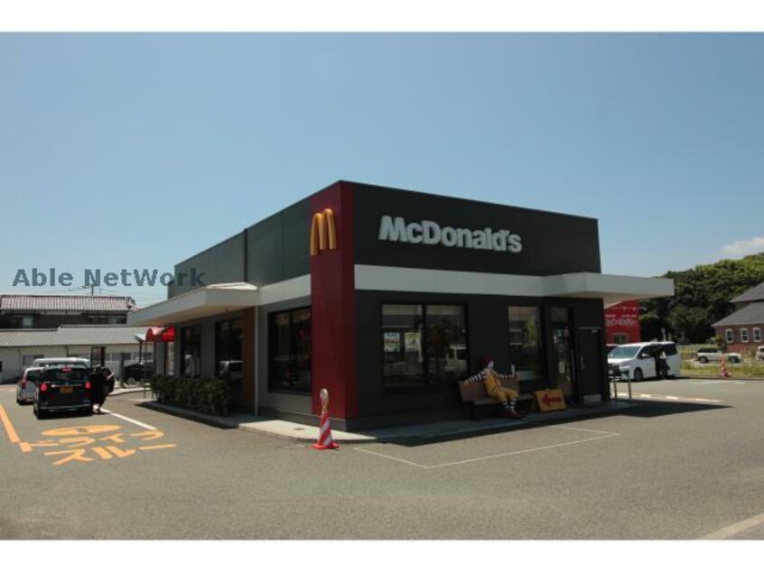 マクドナルド202唐津店(その他飲食（ファミレスなど）)まで557m サクシード3