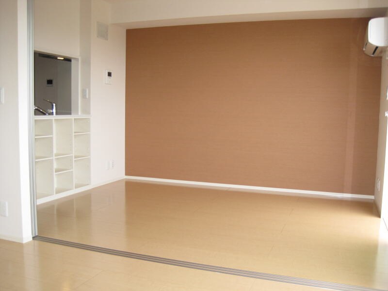  サンセール岩出