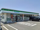 ファミリーマート 岩出曽屋店様(コンビニ)まで799m アルケイディアⅠ