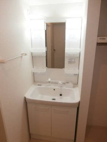  和歌山線/紀伊山田駅 徒歩12分 2階 築9年