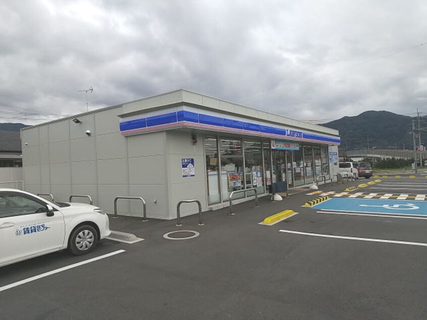 ローソン かつらぎ笠田中店様(コンビニ)まで5048m ニューヴェルデⅡ