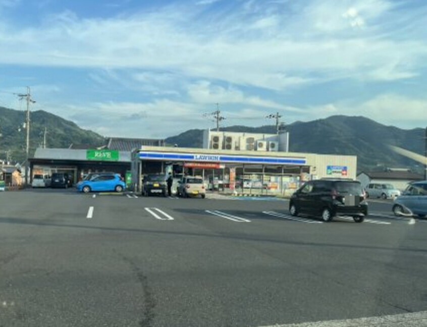 ローソン かつらぎ町笠田店様(コンビニ)まで802m 和歌山線/笠田駅 徒歩2分 2階 築3年