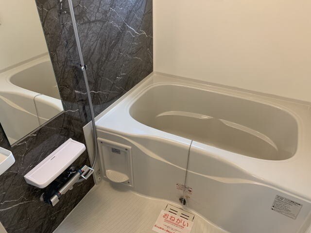 同仕様 和歌山線/紀伊山田駅 徒歩16分 1階 築6年