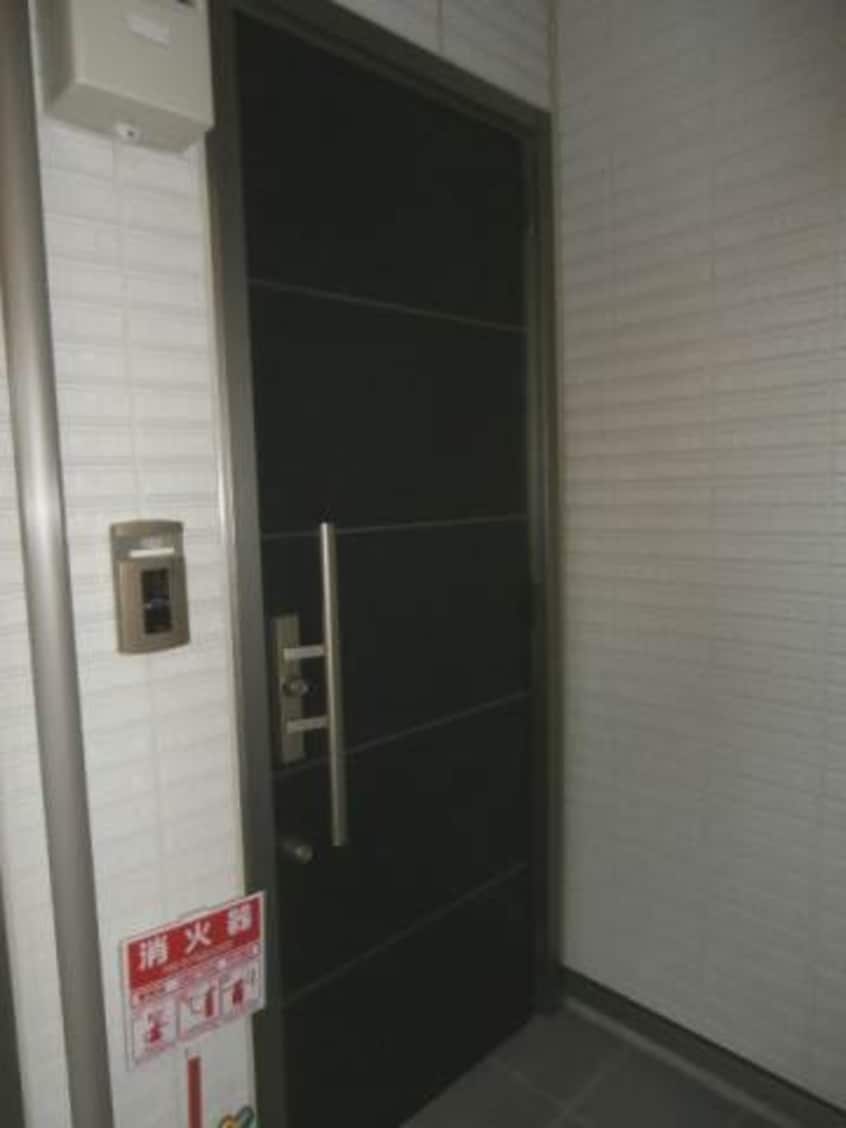  南海本線/和歌山市駅 バス13分築港五丁目下車:停歩2分 1階 築7年