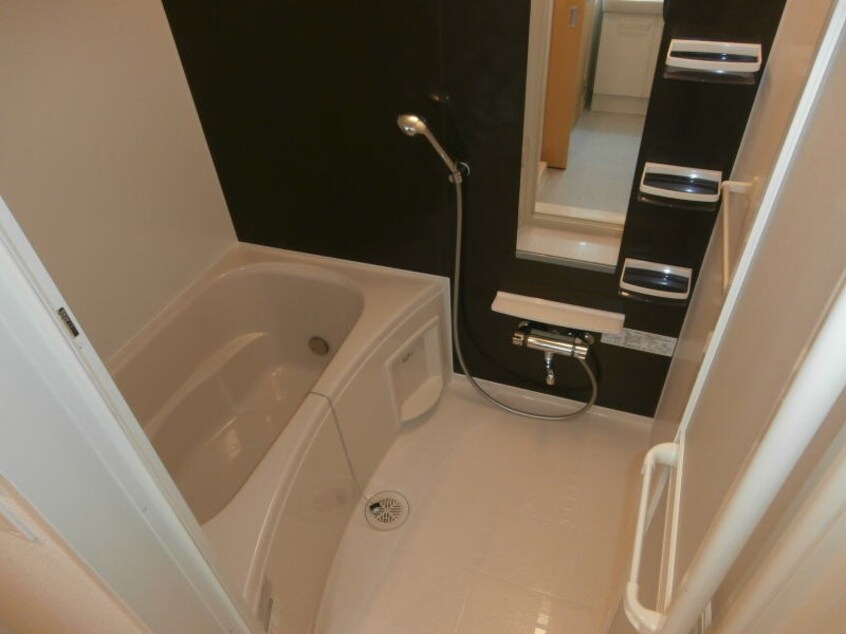 同仕様 和歌山線/下兵庫駅 徒歩11分 1階 築8年