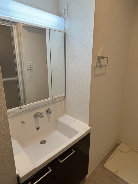  阪和線・羽衣線/紀伊駅 バス9分山村（和歌山県）下車:停歩6分 1階 築1年