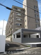 VIASACRA岩出の外観