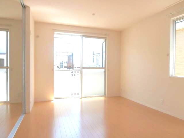  シャーメゾン有本