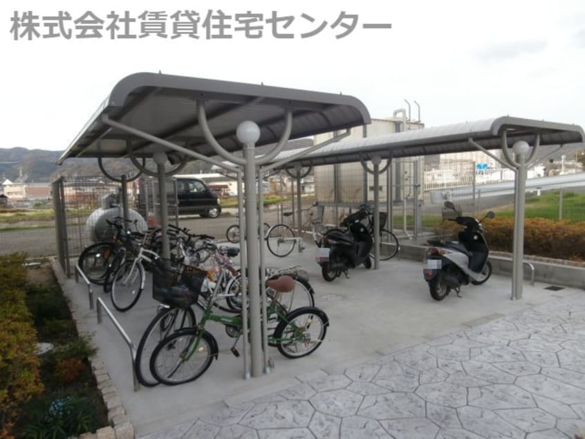  和歌山線/岩出駅 バス20分中黒団地下車:停歩2分 3階 築13年