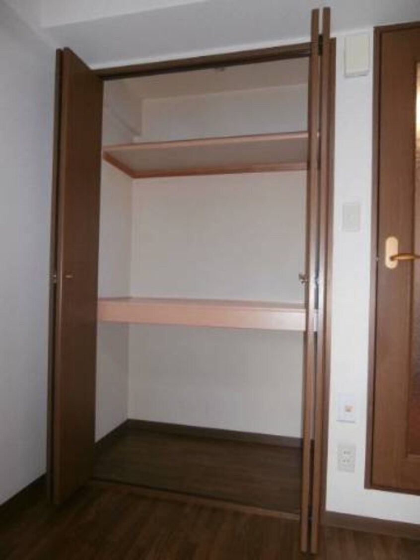  アーバンヴィラ岩出