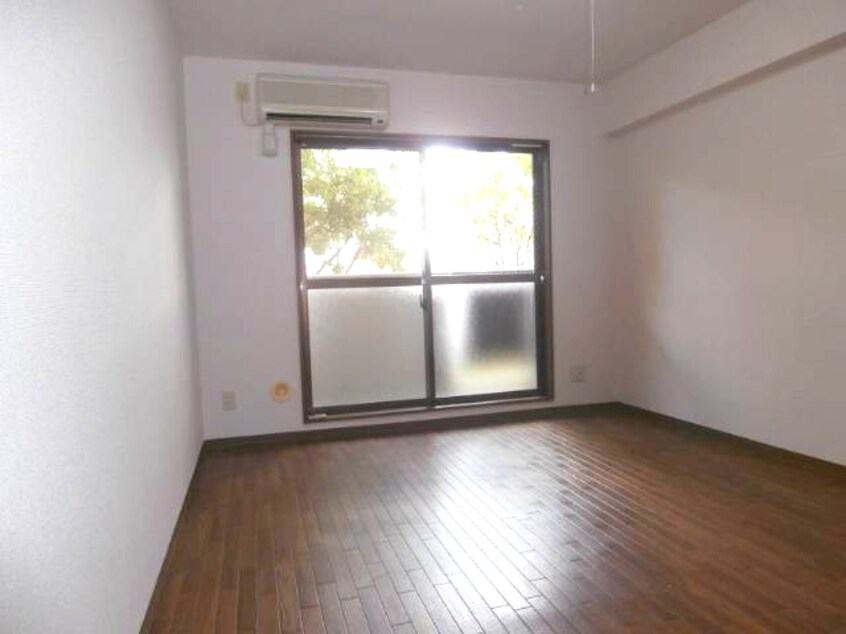  アーバンヴィラ岩出