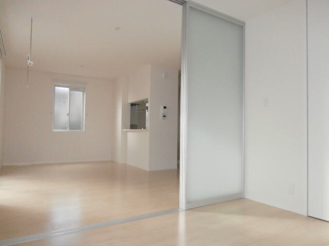  レジデンス有本