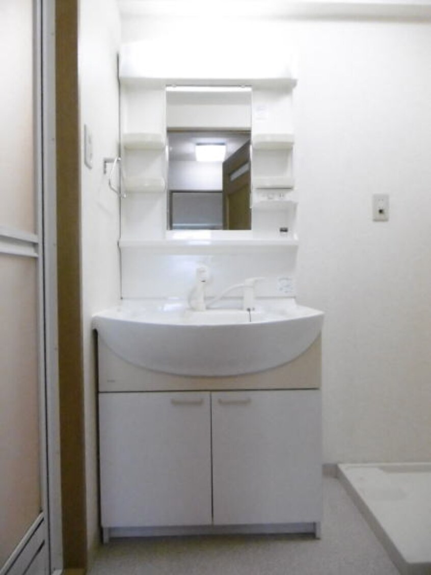 同仕様 阪和線・羽衣線/紀伊駅 バス15分西安上下車:停歩8分 3階 築24年