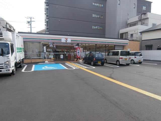 セブンイレブン和歌山友田町４丁目店様(コンビニ)まで200m 阪和線・羽衣線/和歌山駅 徒歩5分 3階 築18年
