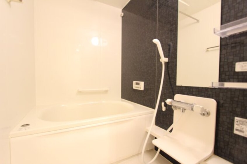 同仕様 和歌山線/岩出駅 バス5分荊本下車:停歩5分 2階 築11年