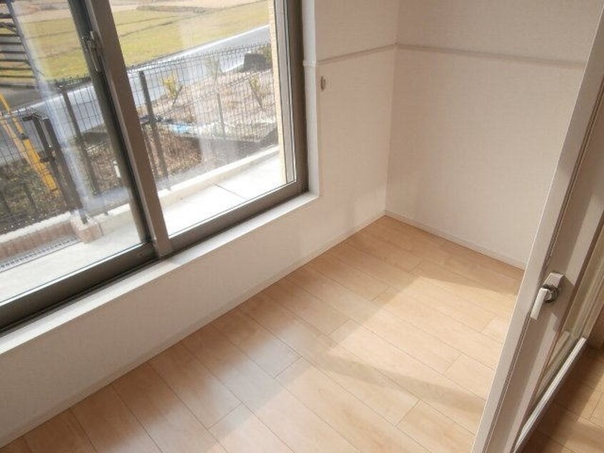 サンルーム 阪和線・羽衣線/紀伊駅 バス7分山下車:停歩9分 1階 築9年