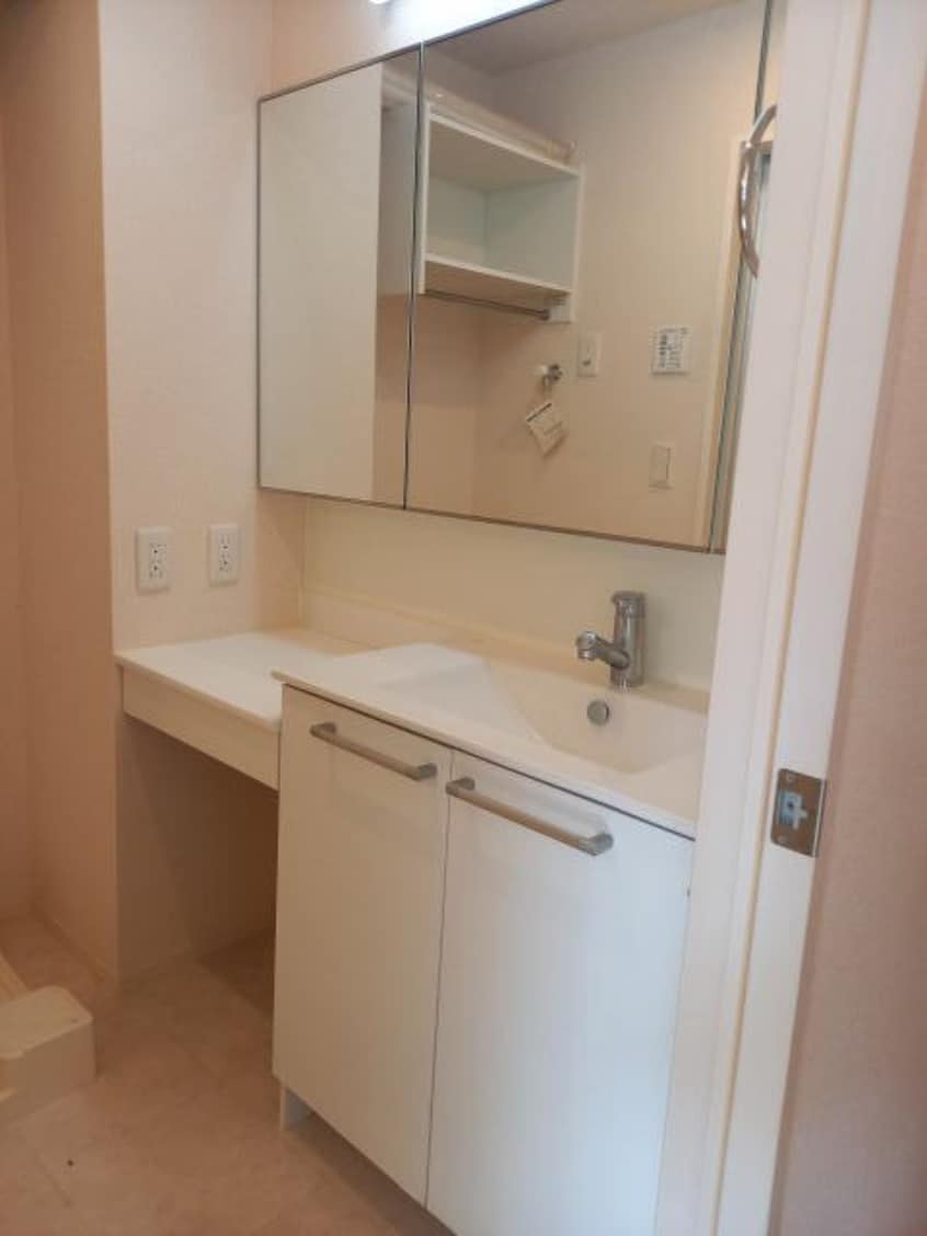  南海本線/和歌山市駅 バス6分日赤医療センター前下車:停歩2分 3階 築9年