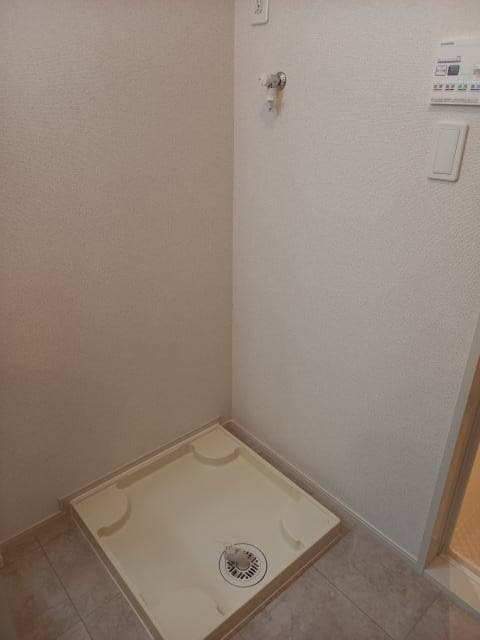 同仕様 阪和線・羽衣線/紀伊駅 バス9分山村（和歌山県）下車:停歩10分 2階 建築中