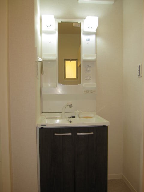  阪和線・羽衣線/紀伊駅 バス15分中迫下車:停歩5分 1階 築35年