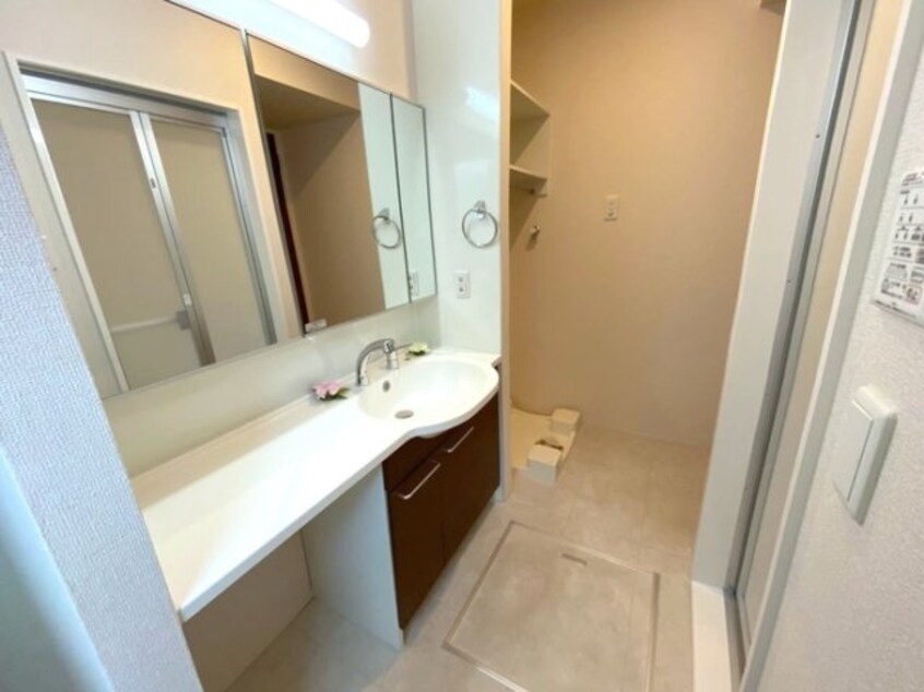  南海本線/和歌山市駅 徒歩15分 1-2階 築9年