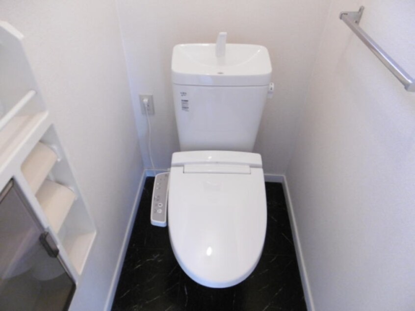  和歌山線/岩出駅 バス17分うぐいす台下車:停歩4分 2階 築32年