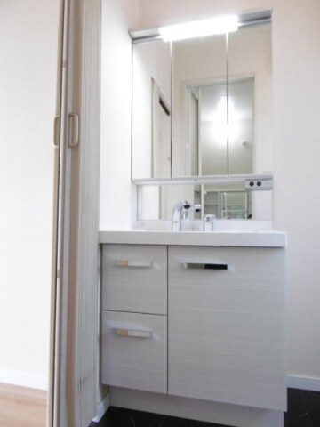  和歌山線/岩出駅 バス17分うぐいす台下車:停歩4分 2階 築32年