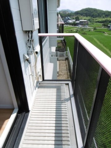  和歌山線/岩出駅 バス17分うぐいす台下車:停歩4分 2階 築32年