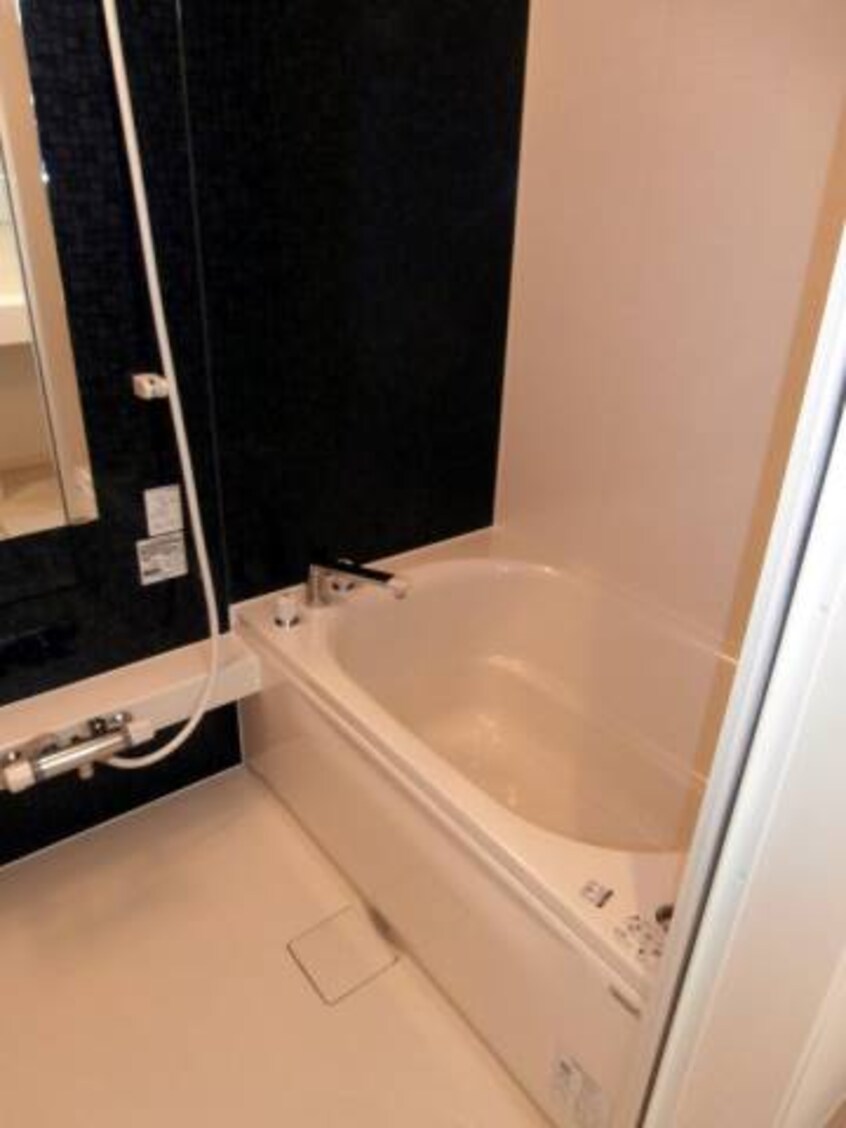  きのくに線・紀勢本線/和歌山市駅 バス14分湊御殿三丁目下車:停歩6分 1階 築7年