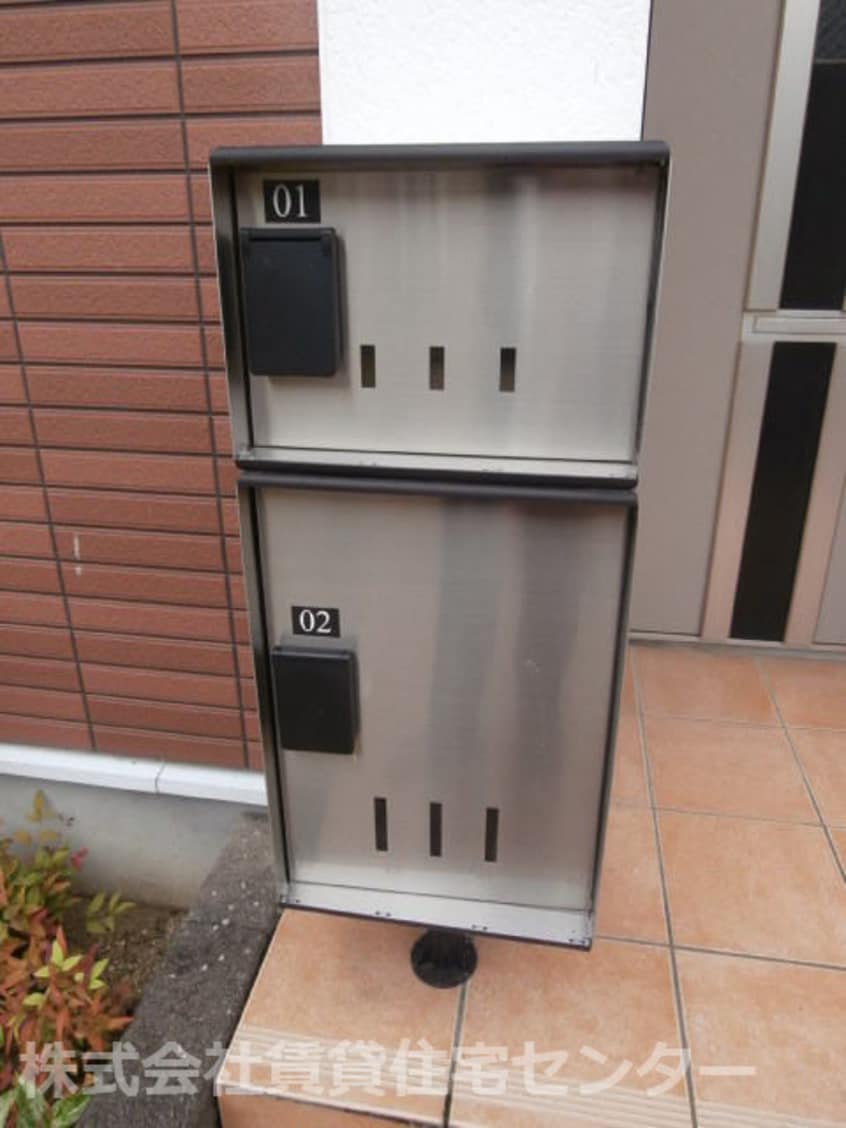 宅配ボックス 和歌山線/岩出駅 バス20分荊本西下車:停歩3分 1階 築16年