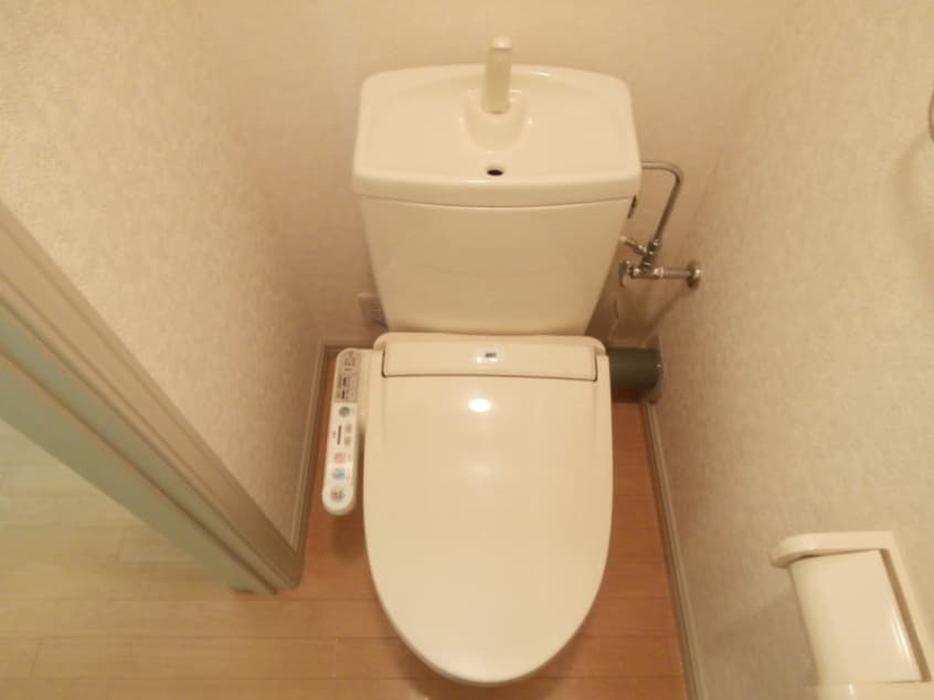  阪和線・羽衣線/紀伊駅 バス33分桜台（和歌山県）下車:停歩10分 2階 築18年