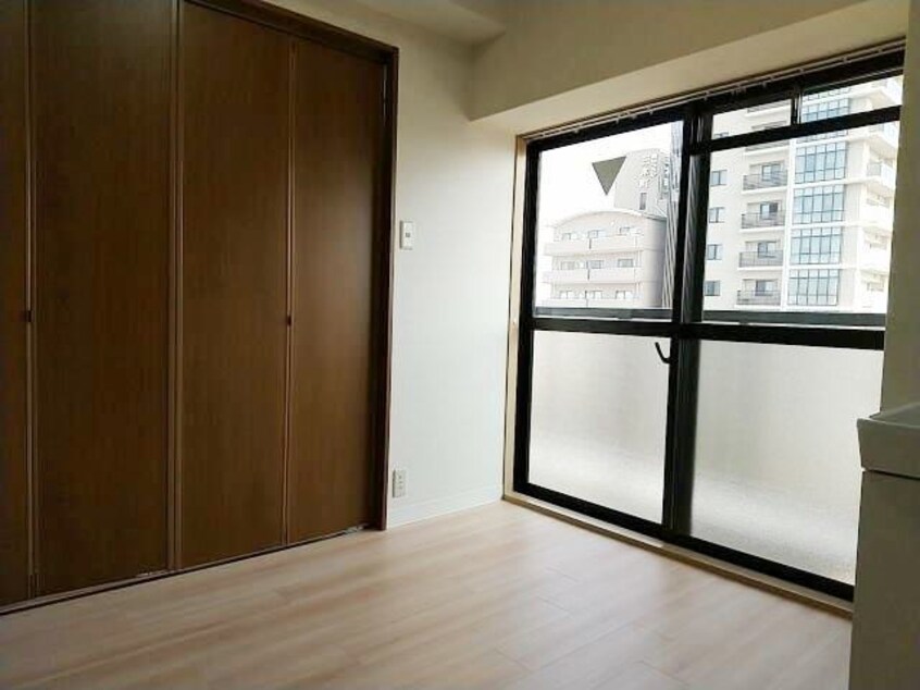  パリ・シャトー本町