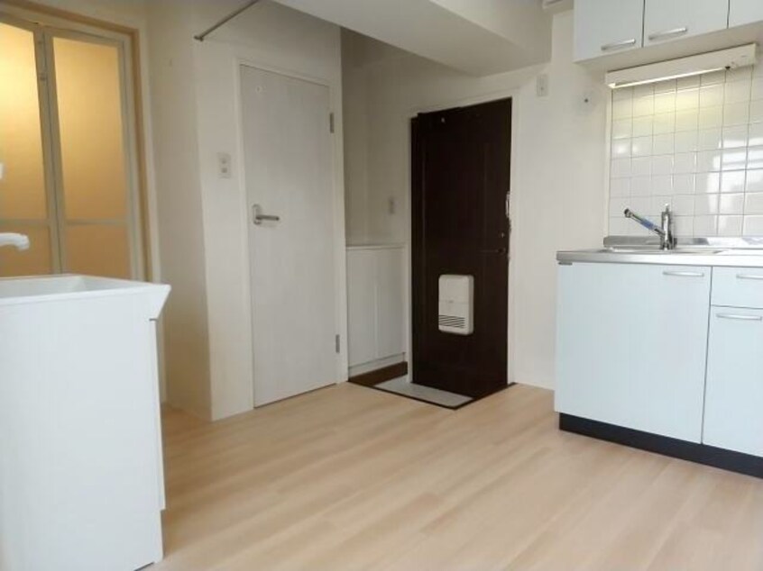  パリ・シャトー本町