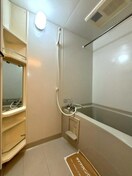  阪和線・羽衣線/和歌山駅 バス10分雄松町三丁目下車:停歩5分 1階 築20年