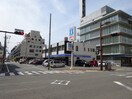 ローソン 和歌山十一番丁店様(コンビニ)まで726m 阪和線・羽衣線/和歌山駅 バス5分屋形町下車:停歩3分 3階 築4年