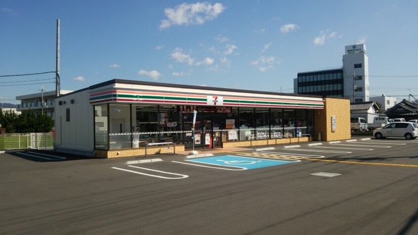 セブンイレブン 岩出市役所前店様(コンビニ)まで942m 和歌山線/岩出駅 徒歩23分 2階 築32年