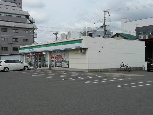 ファミリーマート和歌山土佐町店様(コンビニ)まで257m 南砂山ハイツ 萬寿