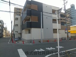 建築中
