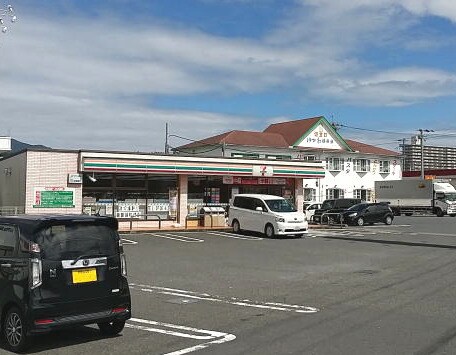 セブンイレブン 高野口町伏原店様(コンビニ)まで555m 和歌山線/紀伊山田駅 徒歩15分 2階 1年未満