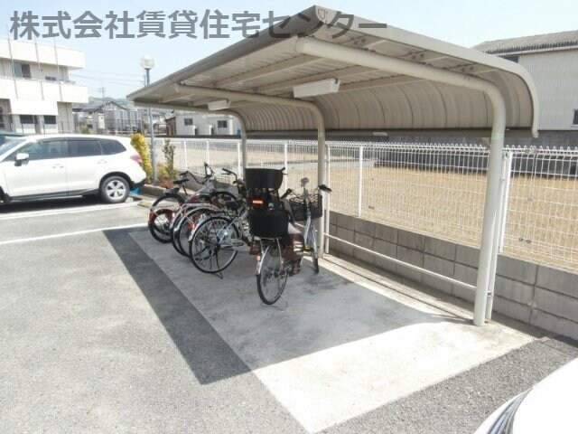  阪和線・羽衣線/紀伊駅 バス15分山村下車:停歩5分 1階 築16年