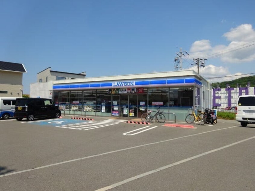 ローソン 三葛店様(コンビニ)まで198m きのくに線・紀勢本線/紀三井寺駅 徒歩6分 1階 築6年