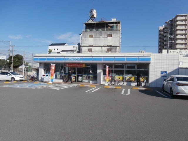 ローソン和歌山餌差町店様(コンビニ)まで971m 阪和線・羽衣線/和歌山駅 徒歩13分 2階 築4年