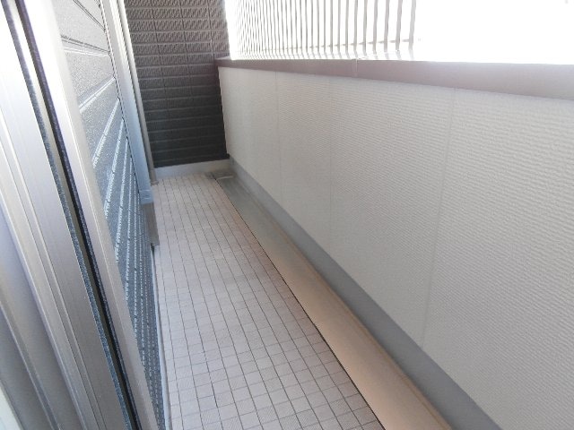  阪和線・羽衣線/和歌山駅 バス3分三木町新通下車:停歩5分 2階 築5年