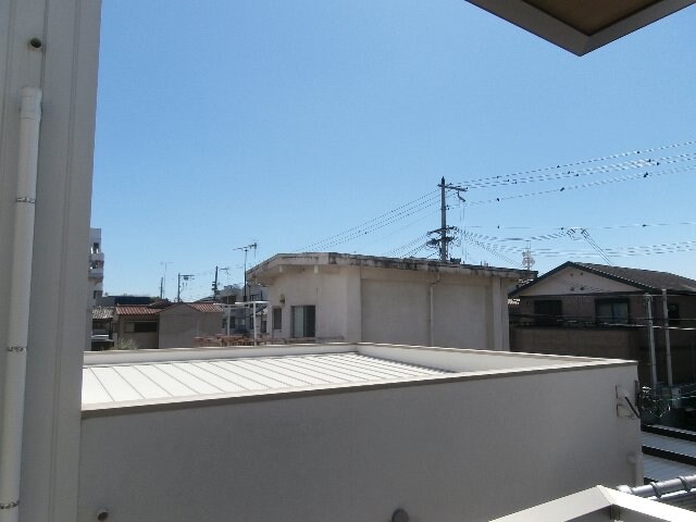  阪和線・羽衣線/和歌山駅 バス3分三木町新通下車:停歩5分 2階 築5年