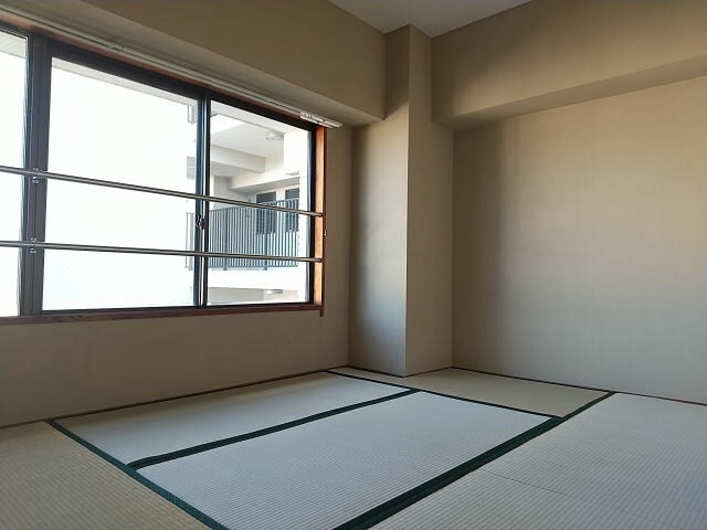  朝日プラザ三木町